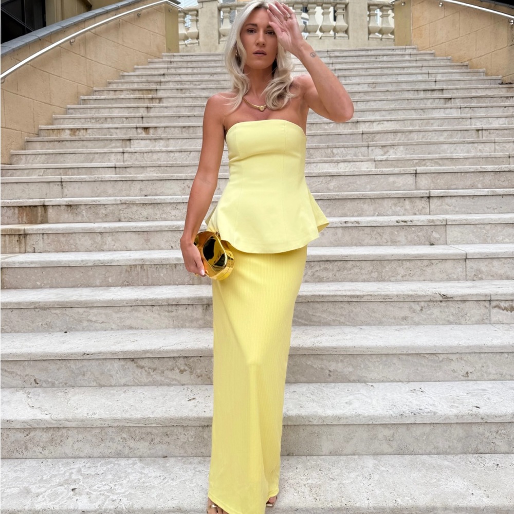 Chic Strapless Yellow Dress